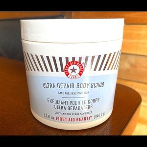 First Aid Beauty Ultra Repair Body Scrub